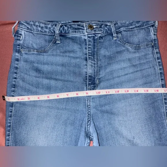 Hollister Women's Light Blue Ultra High Skinny Jeans
Advanced Stretch. - Picture 5 of 10